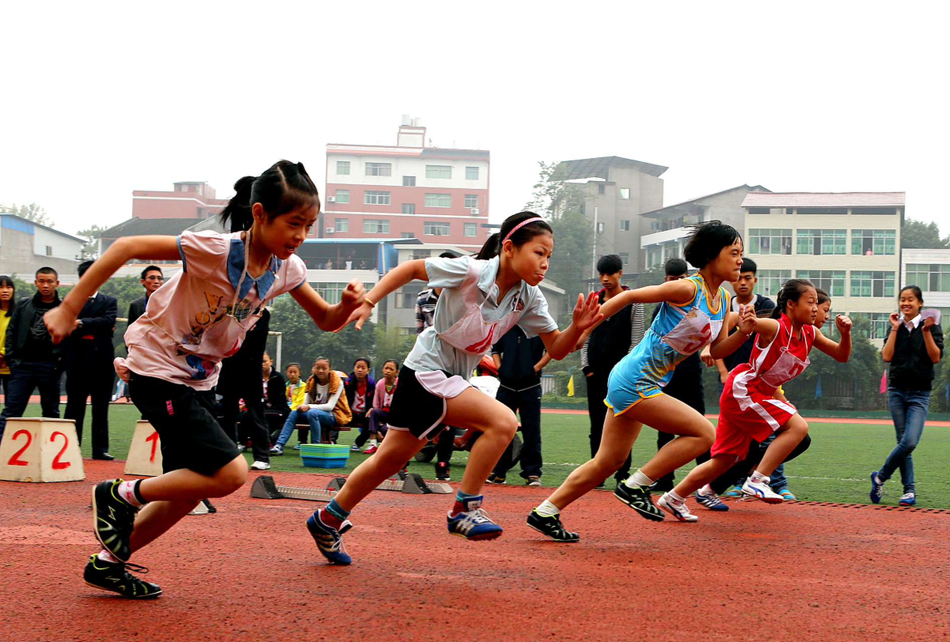 学校与社区合作的体育项目成功案例