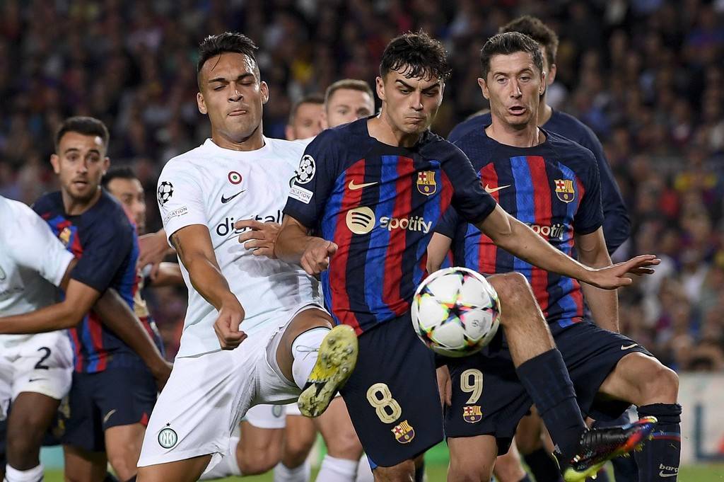 关于西甲球队回归现场观赛：拥挤的球场与激情的信息